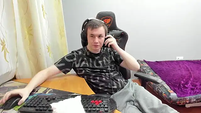 iliaskrislove - Iliaskrislove's free webcam - UK Sex Cams