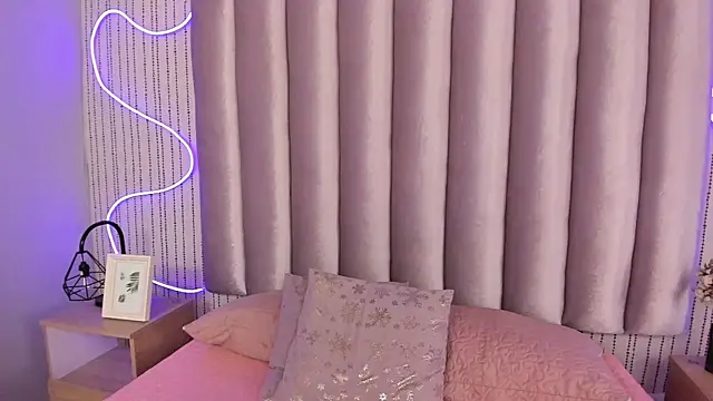 SamanthaPeachss webcam