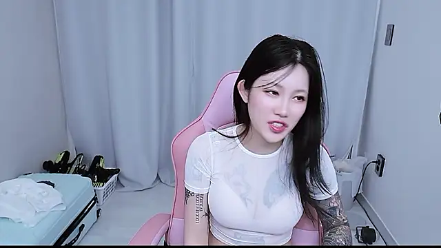 misa_02 - MISA_02's free webcam