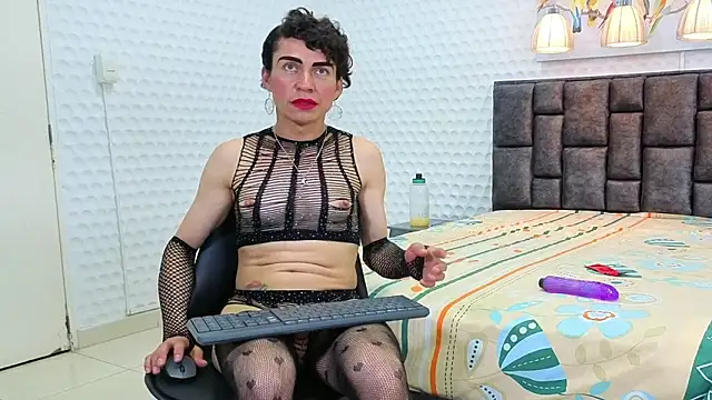 LyndaCarter1987 webcam