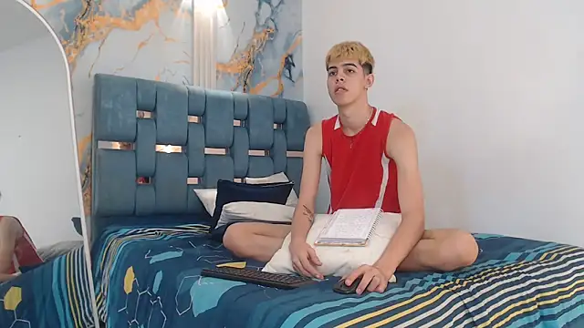 TWINKS_FRIENDS webcam