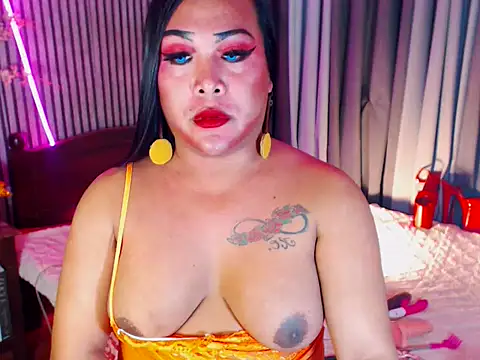 CumFactoryLuna webcam