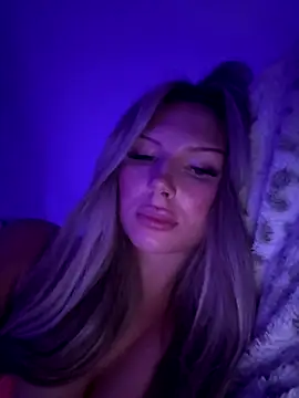blondeeee webcam