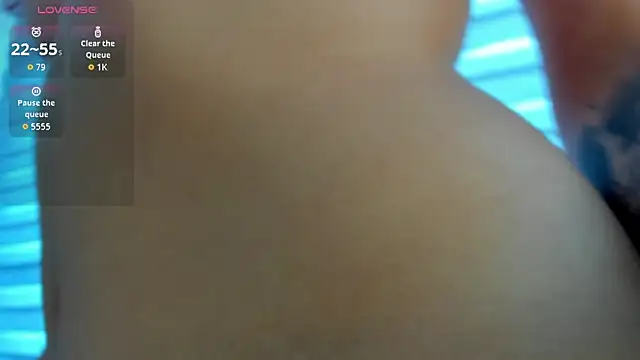 melanie_roux__ live cam screenshot female on CamHD – HD Live Webcams & Adult Chat