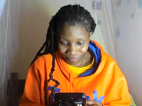 smallnaughtygirl webcam