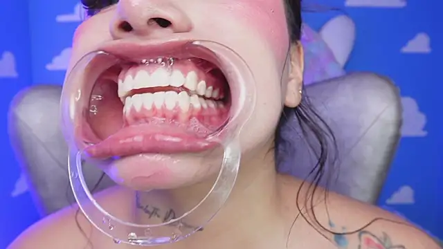 miss_keisi - Miss_keisi's free webcam - UK Sex Cams