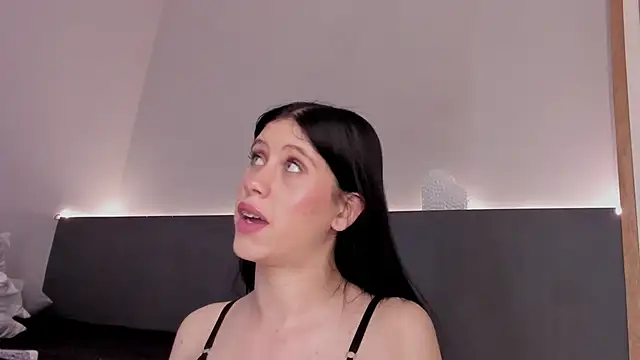 sara__jones_gh webcam