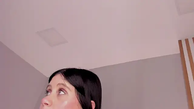 sara__jones_gh webcam