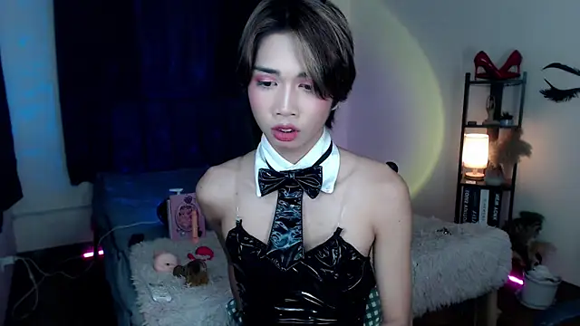 Ivoryhotcummer webcam