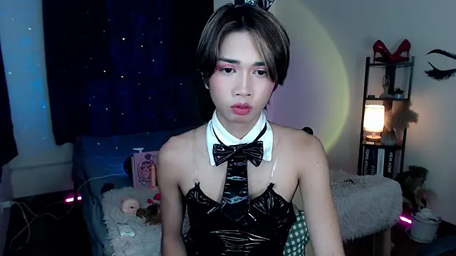 Ivoryhotcummer webcam