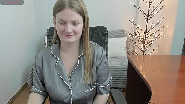Alisha_Skyes live cam screenshot female from Ukraine on SexOnline.pics – Live Cam Recordings, GIFs & Pics