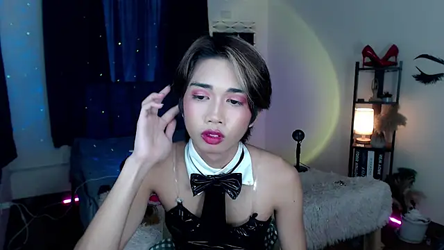 Ivoryhotcummer webcam