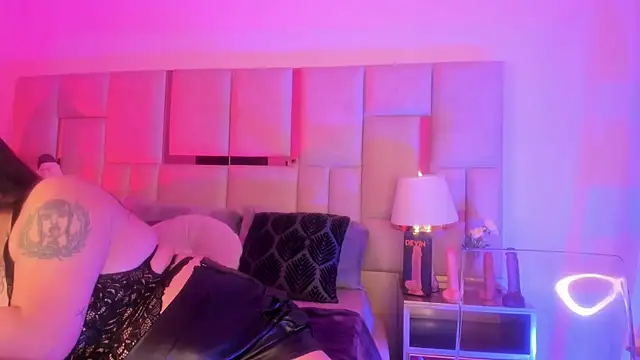 Violett_Sinclair webcam