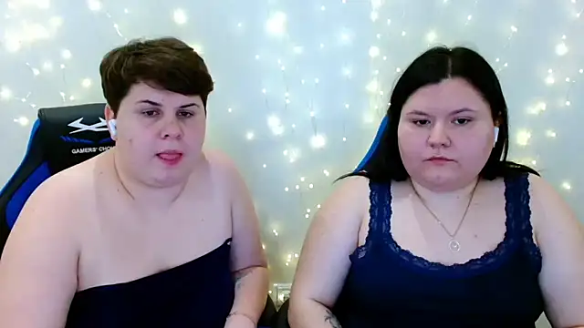 BeckyAndHellen webcam