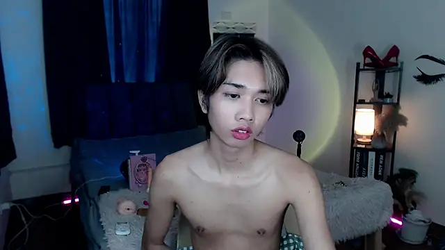 Ivoryhotcummer webcam