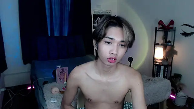 Ivoryhotcummer webcam