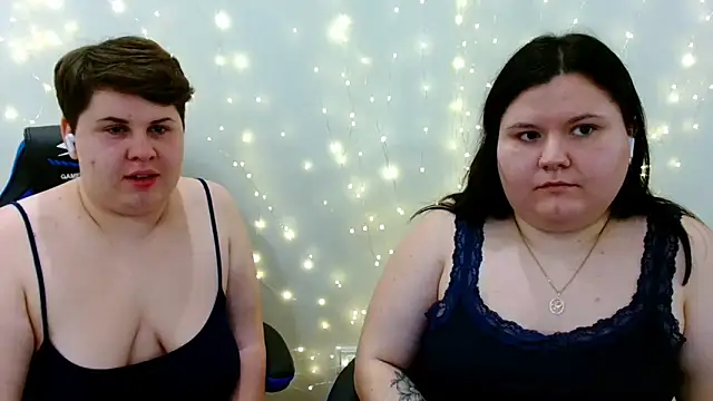 BeckyAndHellen webcam