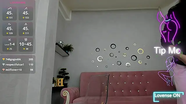 BelovedKhlloee webcam