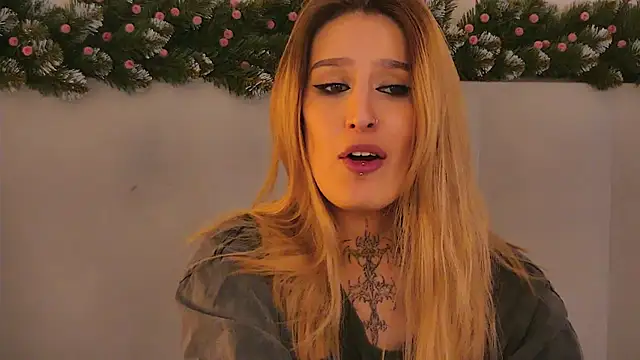 ElisMuse live cam screenshot female on CamHD – HD Live Webcams & Adult Chat