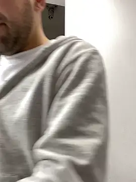 juanzapata33 (M young) - Masturbate hard