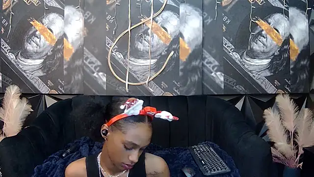 Lilmisbaddyxxx webcam