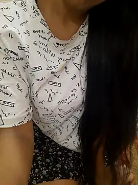 Webcam Model (Your_Alina6) is live