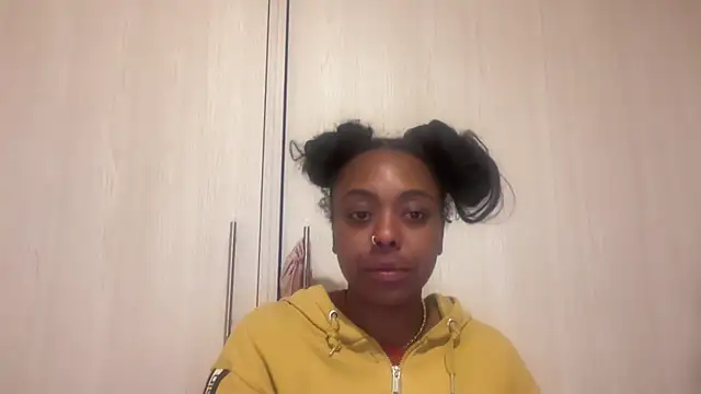 ChocolateCakeQueen webcam