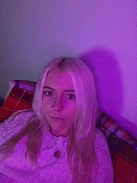 Blondie_Sofia_Essexbabe