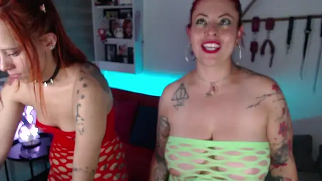 Lexxi_and_RedWidow webcam