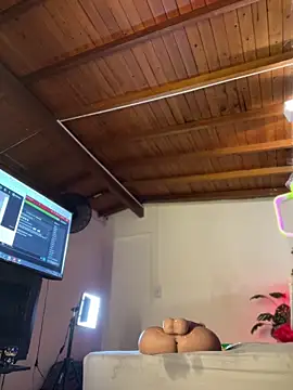 marilynsmith01 - MarilynSmith01's free webcam - UK Sex Cams