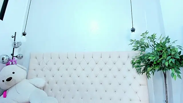 Victoria_Coleman webcam