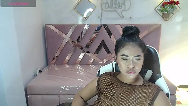 Kendall_Queen_v webcam