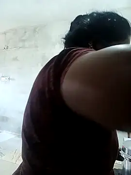 MaaliiiPonuTamil webcam