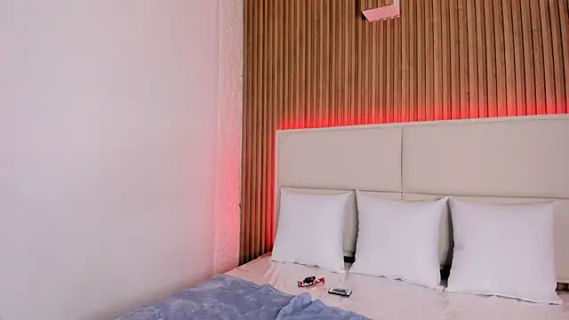 valery_thompsson webcam