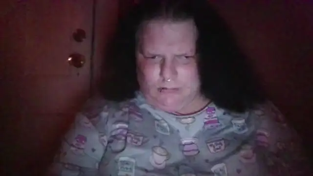 QueenBlackRose webcam