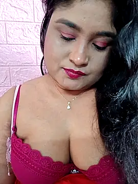 Webcam Model (hornyriyanka)  is live.Free join now!