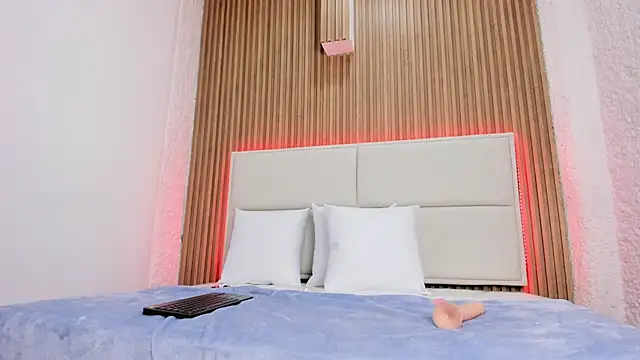 valery_thompsson webcam