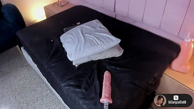 Hillary_Collins1 webcam