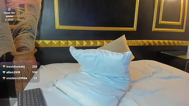 lindaa_natashaa_ webcam