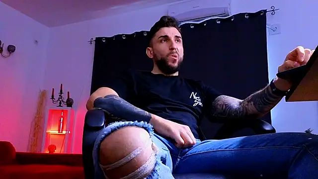 MightyAaron66 webcam