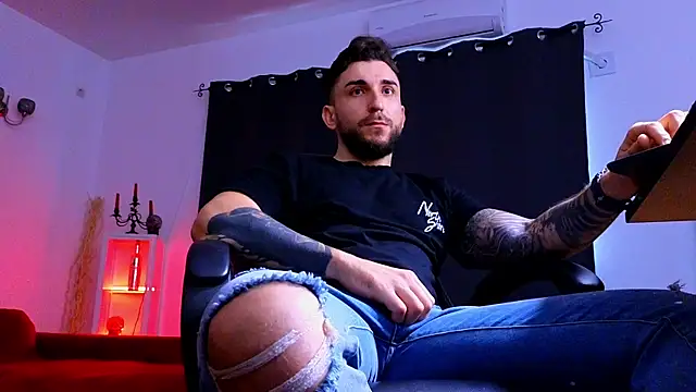 MightyAaron66 webcam