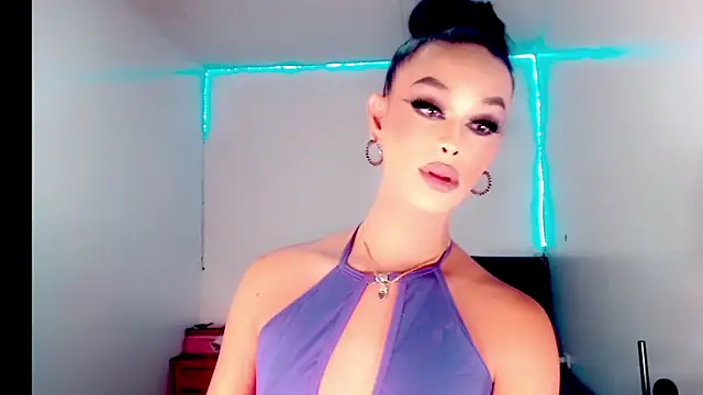 _riannagarcia_ - _Riannagarcia_'s free webcam - UK Sex Cams