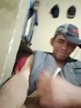 Cloud0nMycock webcam