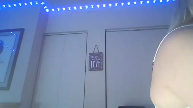 Candykissesxoxo webcam