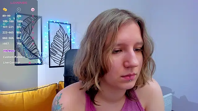 Hailey_Foxy webcam