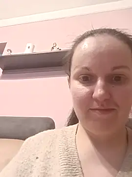 BustyLadyAlma webcam