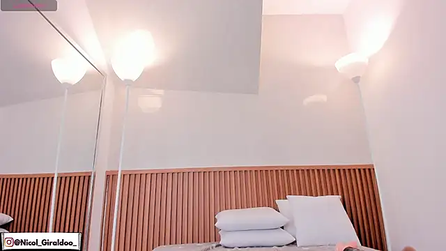 nicol_giraldoo webcam