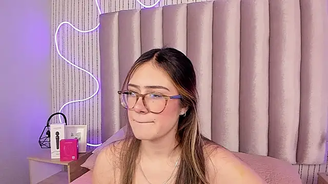 SamanthaPeachss webcam