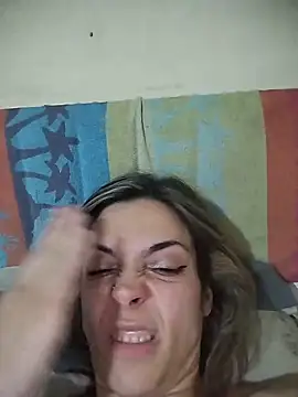 SheTheDeeevil webcam