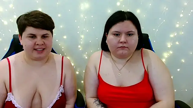 BeckyAndHellen webcam